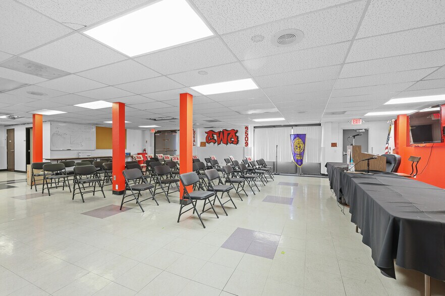 7548 Trade St, San Diego, CA à vendre - Photo intérieure – Image 2 sur 6