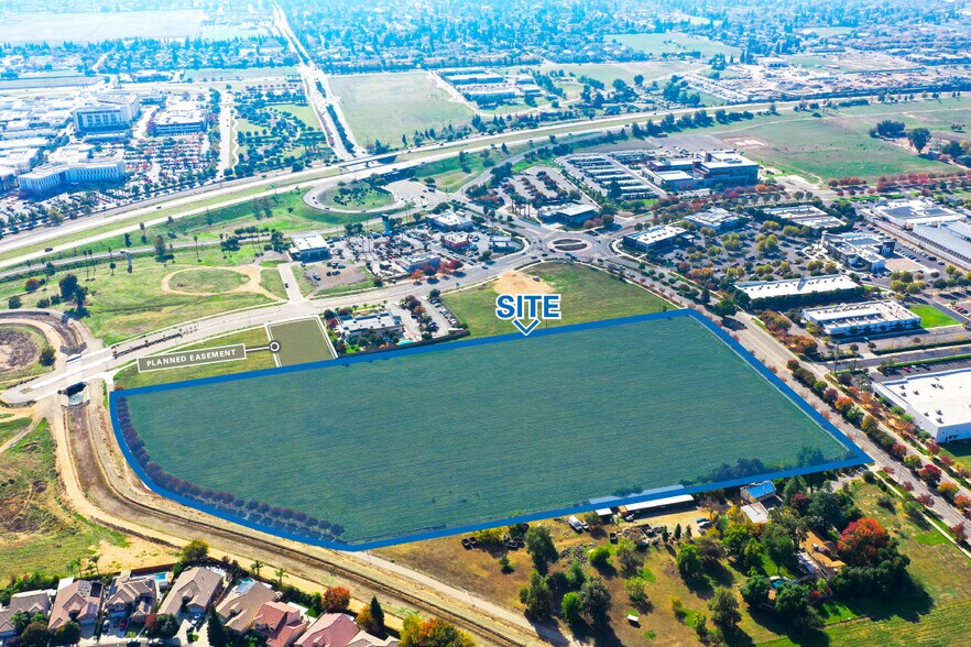 N Temperance Avenue, Clovis, CA à vendre - Aérien – Image 1 sur 7