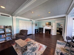 50 Elm St, Worcester, MA à louer Photo intérieure– Image 1 sur 5