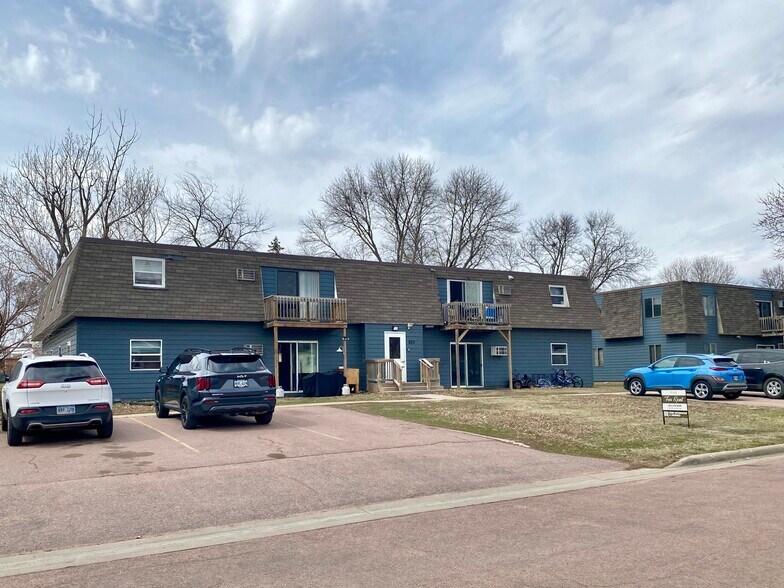 205 N Eastern Ave, Hartford, SD à vendre - Photo principale – Image 1 sur 12