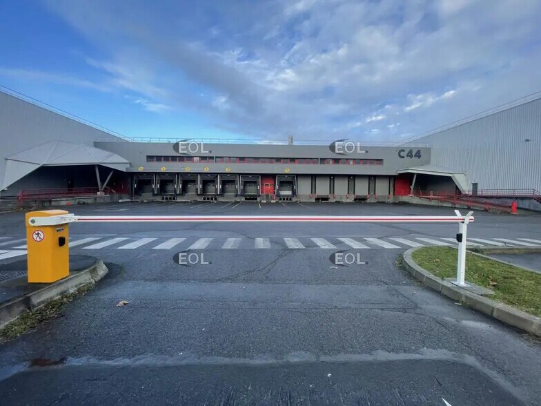 Industriel/Logistique dans Gennevilliers à louer - Photo de l’immeuble – Image 1 sur 6
