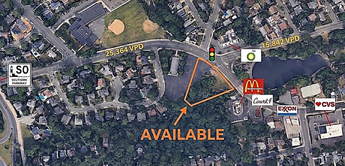 875 Hempstead Ave, West Hempstead, NY à vendre Photo de l’immeuble– Image 1 sur 6