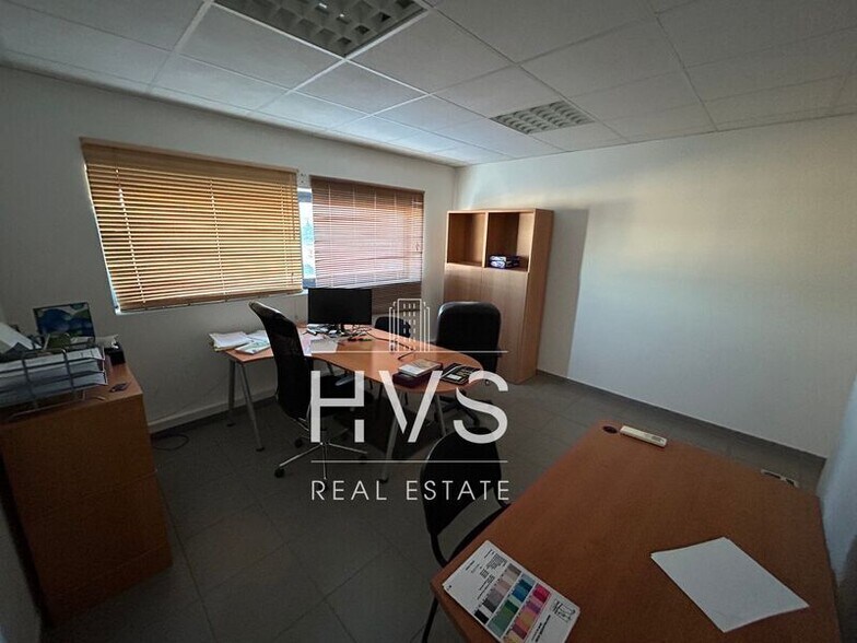 586 Avenue Des Chasseens, Gardanne à louer - Photo intérieure – Image 3 sur 8