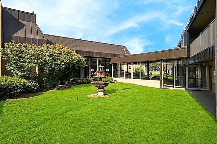 2545 N 5th Street Hwy, Reading, PA à vendre - Photo de l’immeuble – Image 3 sur 11