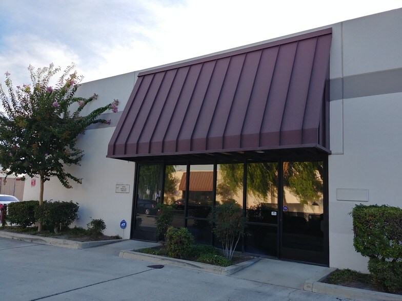 3529 W Commonwealth Ave, Fullerton, CA à louer - Photo principale – Image 1 sur 3