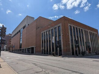 Plus de détails pour 109 E Market St, Bloomington, IL - Bureau à louer