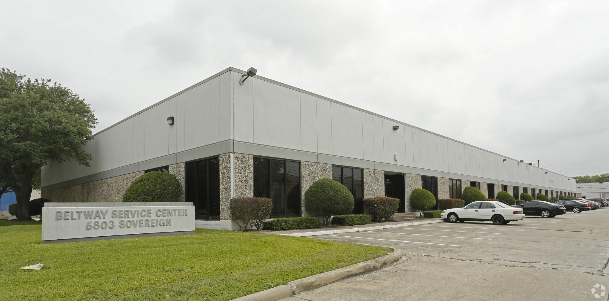 5803 Sovereign Dr, Houston, TX à louer Photo principale– Image 1 sur 3
