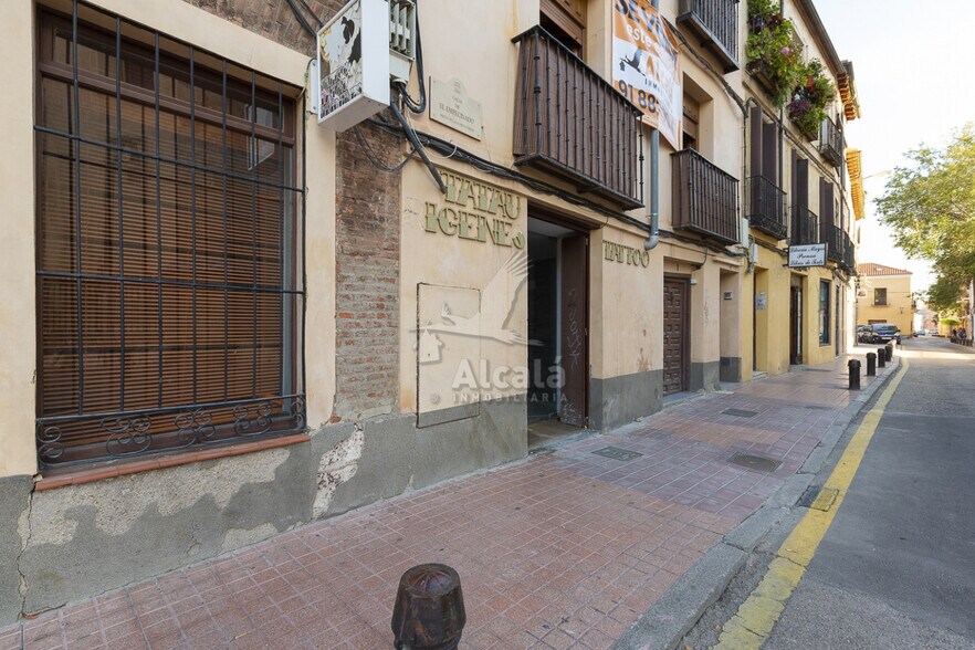 Local commercial dans Alcalá de Henares, Madrid à louer - Photo de l’immeuble – Image 2 sur 3