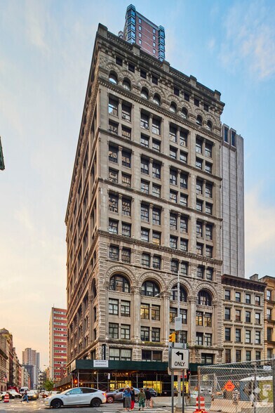 305 Broadway, New York, NY à louer - Photo de l’immeuble – Image 3 sur 3