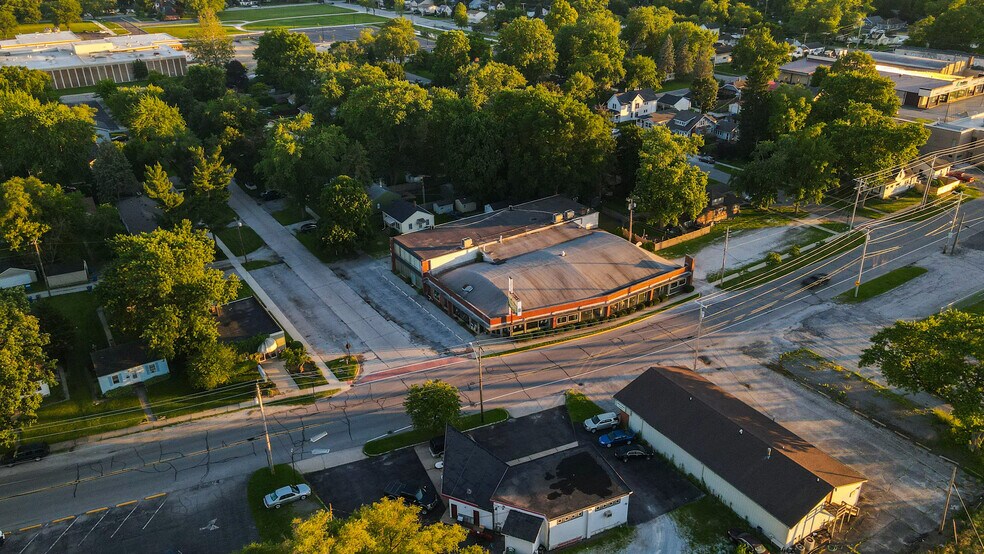 700 Broadway Ave, Chesterton, IN à vendre - Photo de l’immeuble – Image 3 sur 11
