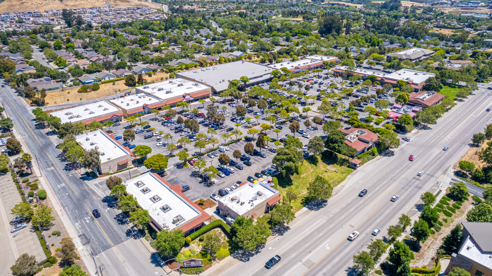 3900 Broad St, San Luis Obispo, CA à louer Aérien– Image 1 sur 4