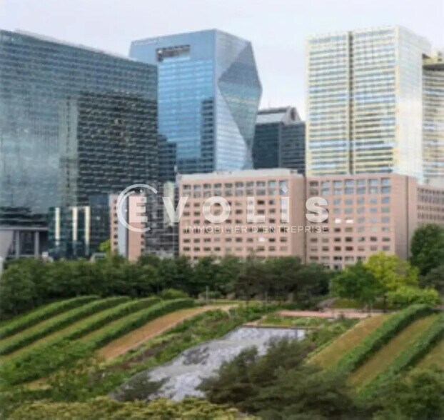 Bureau dans Courbevoie à louer - Photo de l’immeuble – Image 2 sur 11