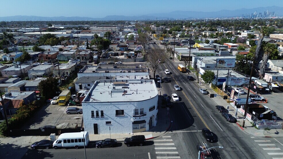 6525 S Western Ave, Los Angeles, CA à louer - Photo de l’immeuble – Image 3 sur 11