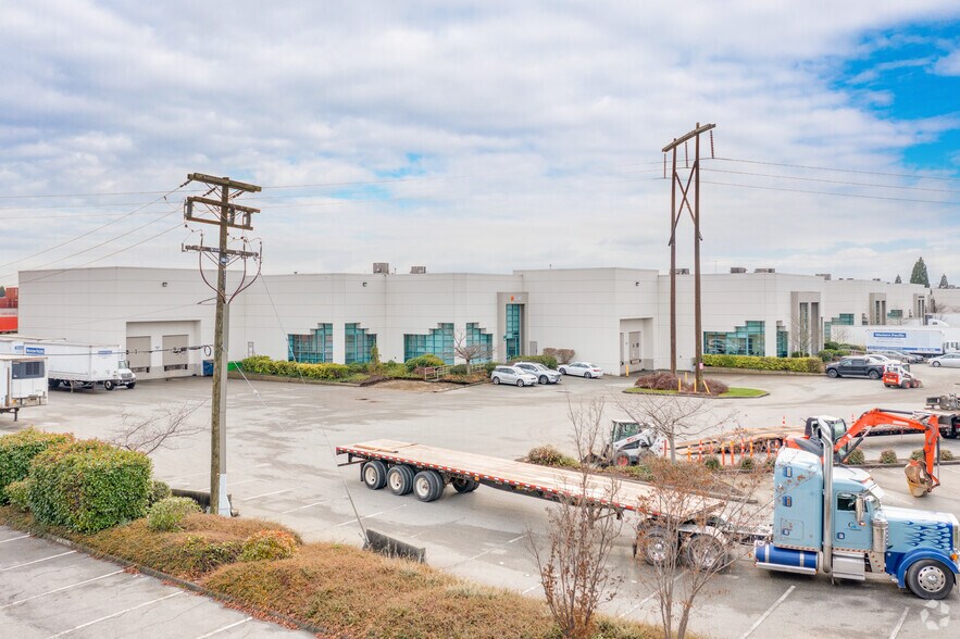 1388 Cliveden Av, Delta, BC à louer - Photo de l’immeuble – Image 2 sur 6