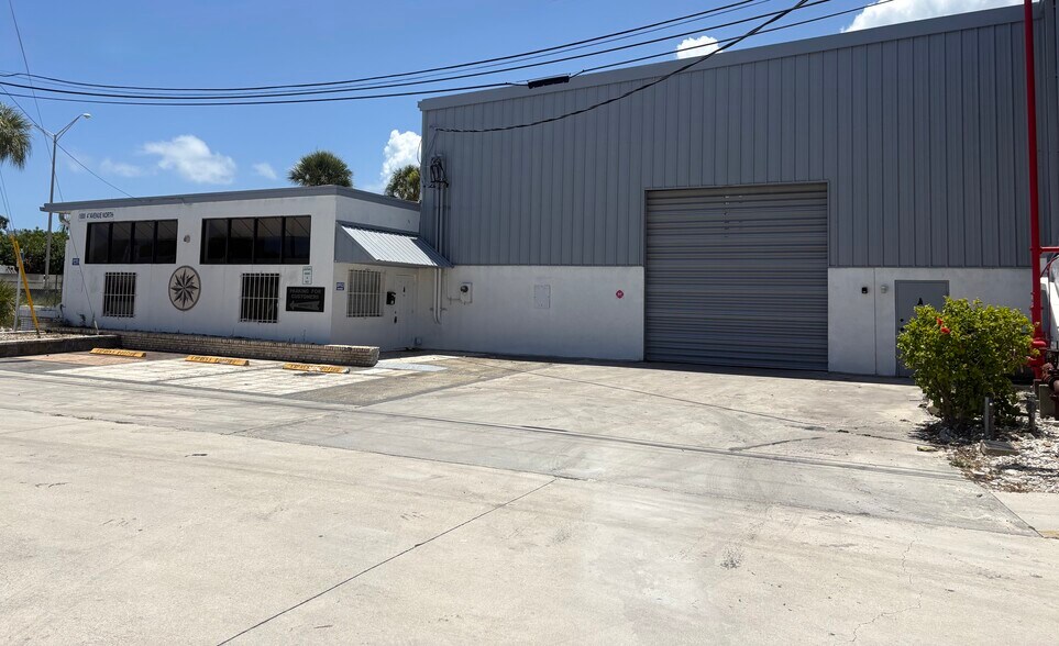 1800 4th Avenue Ext, Lake Worth Beach, FL à louer - Photo de l’immeuble – Image 1 sur 16