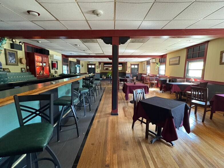 5200 Franklintown Rd, Gwynn Oak, MD à louer - Photo intérieure – Image 2 sur 33