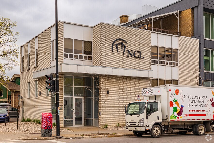2251 Rue Jean-Talon E, Montréal, QC à louer - Photo principale – Image 1 sur 2