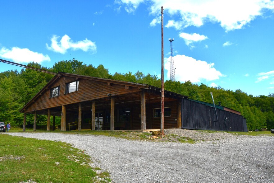 138 Chestnut St, Marienville, PA à vendre - Photo de l’immeuble – Image 3 sur 58