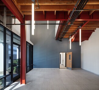 Plus de détails pour 2651 La Mirada Dr, Vista, CA - Local d'activités à louer