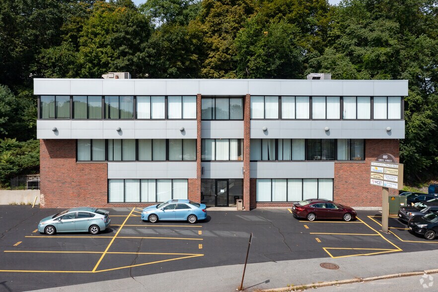 405 Grove St, Worcester, MA à louer - Photo de l’immeuble – Image 3 sur 6