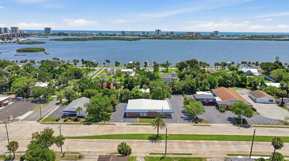 4651 S Ridgewood Ave, Port Orange, FL à vendre - Photo de l’immeuble – Image 2 sur 9