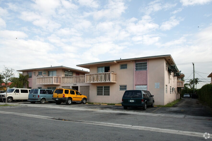 55 W 7th St, Hialeah, FL à vendre - Photo de l’immeuble – Image 3 sur 12
