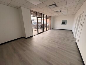 2829-2847 W McDowell Rd, Phoenix, AZ à louer Photo intérieure– Image 1 sur 8