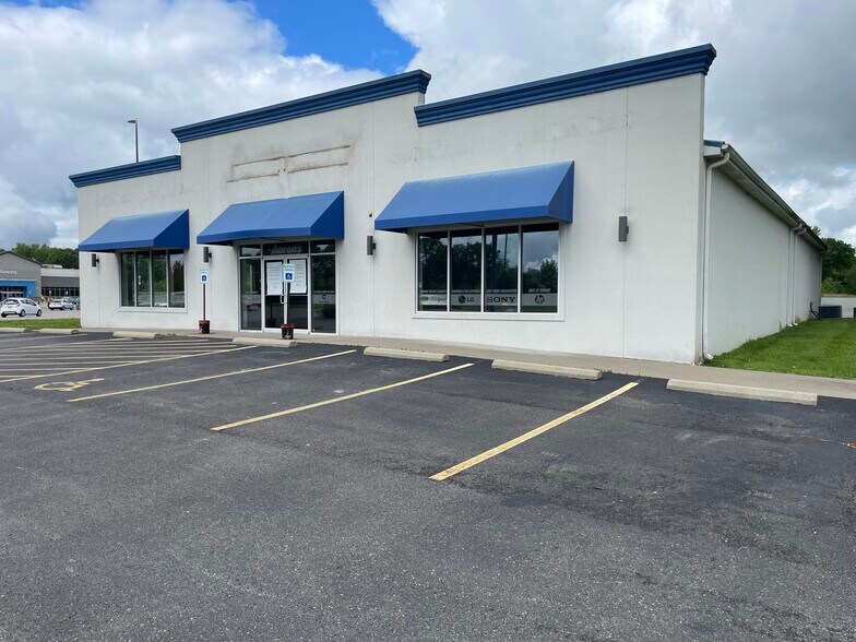 60 Niemann Ln, Murphysboro, IL à vendre - Photo de l’immeuble – Image 2 sur 10