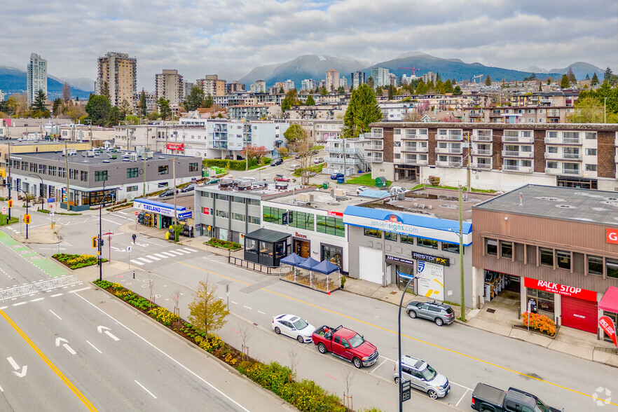 312 E Esplanade, North Vancouver, BC à louer - Aérien – Image 2 sur 3