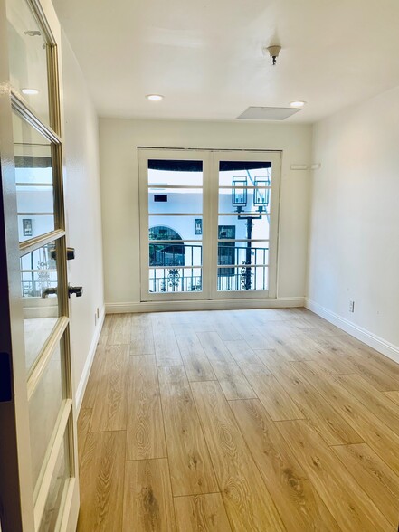 1401 N El Camino Real, San Clemente, CA à louer - Photo de l’immeuble – Image 3 sur 24