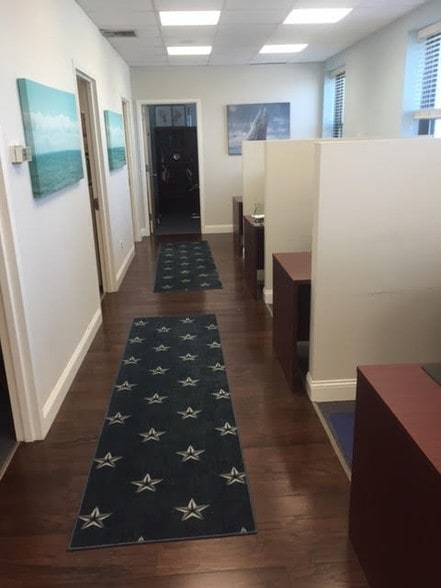 330 Sunrise Hwy, Rockville Centre, NY à louer - Photo intérieure – Image 2 sur 14