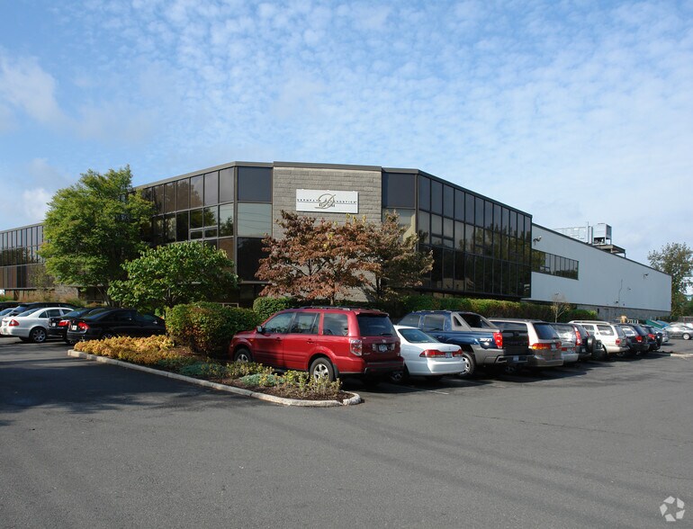 100-110 Midland Ave, Port Chester, NY à louer - Photo principale – Image 1 sur 10