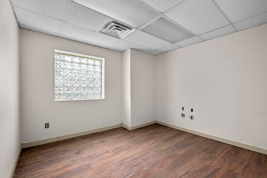 1303 W Commerce St, San Antonio, TX à louer - Photo de l’immeuble – Image 2 sur 31