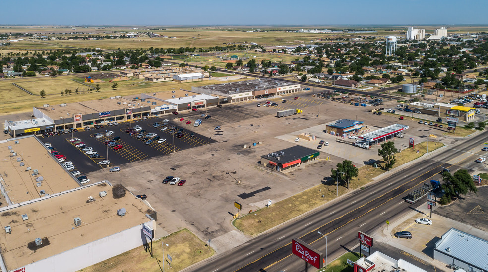 1400 S Dumas Ave, Dumas, TX à louer - Photo de l’immeuble – Image 3 sur 17