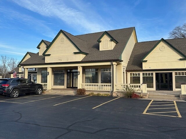 Bureau dans Crystal Lake, IL à louer - Photo principale – Image 1 sur 3