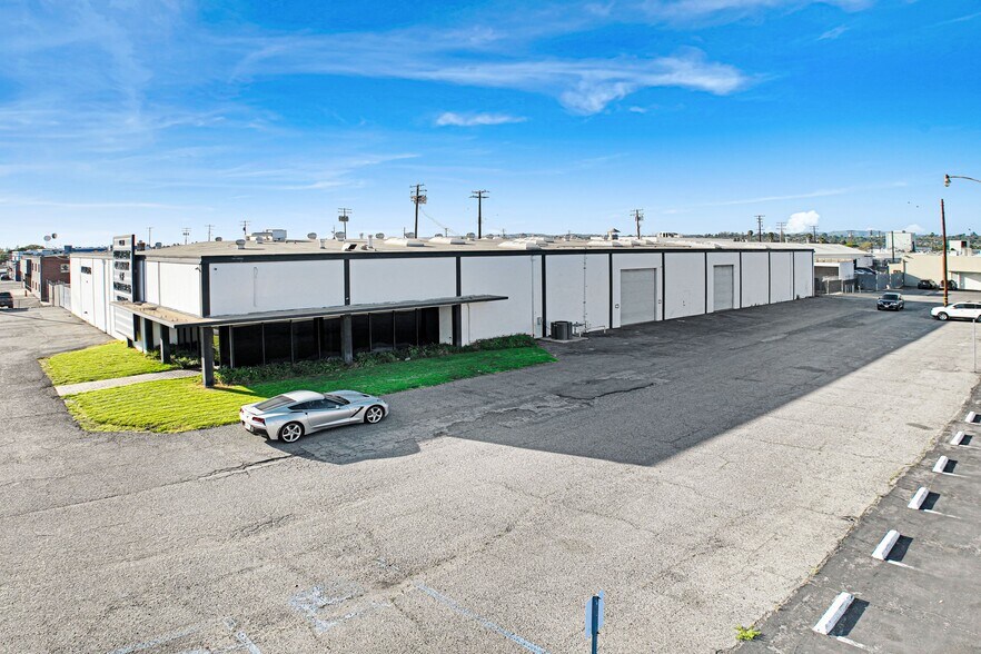 1005 E Orangethorpe Ave, Anaheim, CA à vendre - Photo de l’immeuble – Image 3 sur 9