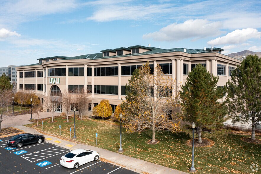 2889 N Ashton Blvd, Lehi, UT à louer - Photo de l’immeuble – Image 2 sur 11