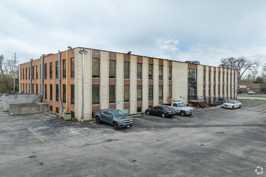 10001 W Roosevelt Rd, Westchester, IL à vendre - Photo de l’immeuble – Image 3 sur 29
