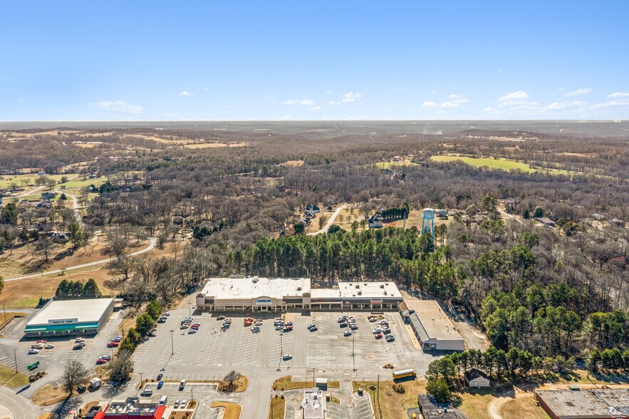 1075 Franklin Springs St, Royston, GA à louer - Photo de l’immeuble – Image 2 sur 12