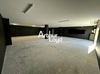 Plus de détails pour Local d'activités à louer