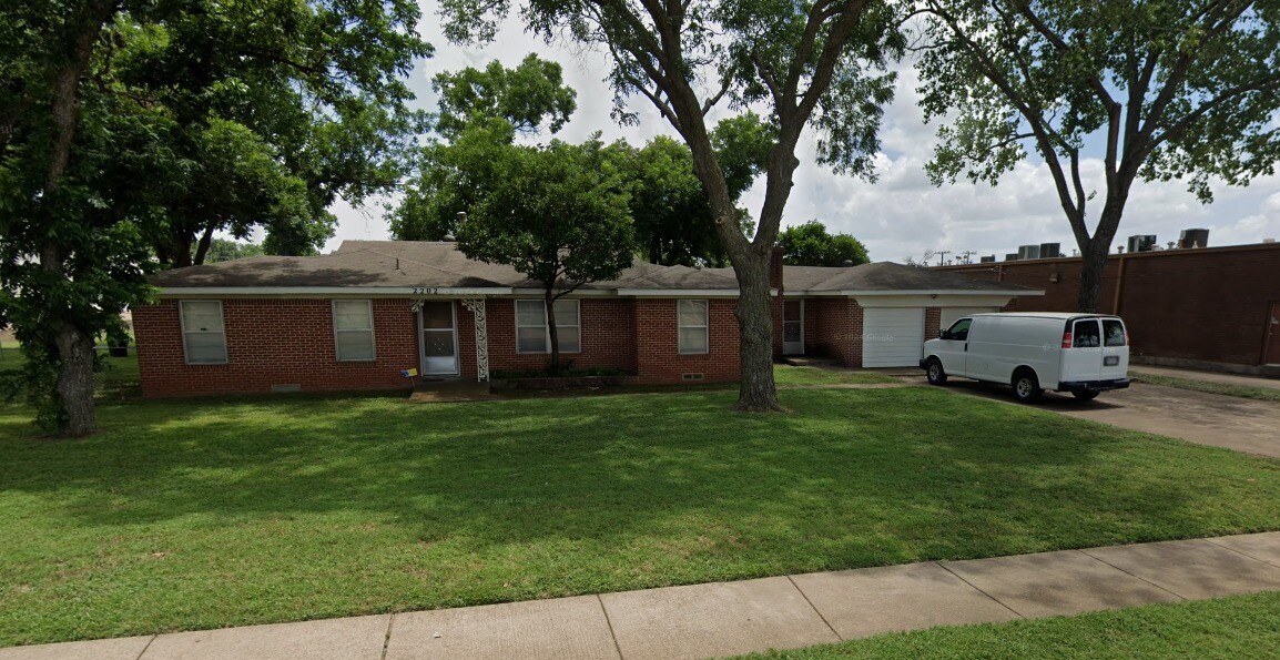 2202 W Park Row Dr, Pantego, TX à vendre Photo principale– Image 1 sur 3