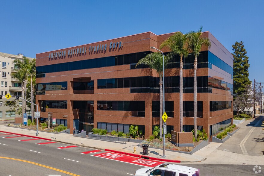 12300 Wilshire Blvd, Los Angeles, CA à louer - Photo principale – Image 1 sur 5