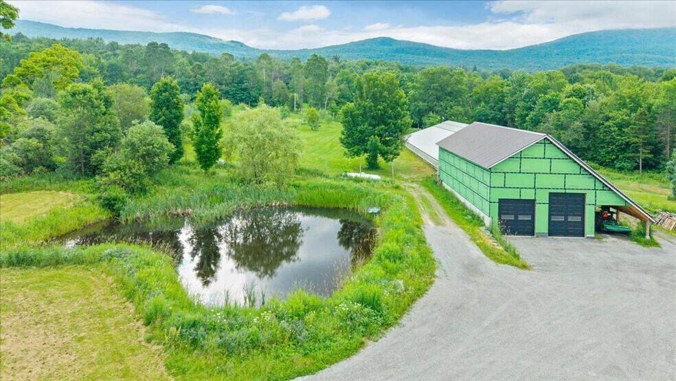 722 Babbling Brook Rd, Bakersfield, VT à vendre - Photo de l’immeuble – Image 2 sur 24