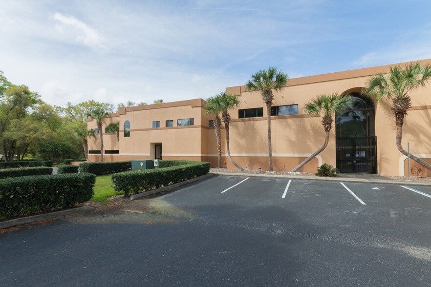 186 Industrial Center Dr, Lake Helen, FL à louer - Photo de l’immeuble – Image 3 sur 16