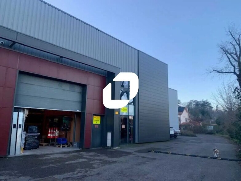 Local d’activités dans Chaponost à louer - Photo de l’immeuble – Image 1 sur 7