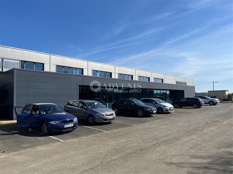 Local d'activités dans Sonzay à vendre - Photo de l’immeuble – Image 1 sur 9