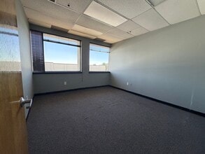 2755-2795 E Desert Inn Rd, Las Vegas, NV à louer Photo intérieure– Image 2 sur 2