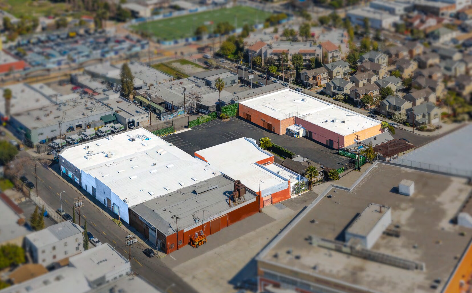 130-148 S Anderson St, Los Angeles, CA à louer Photo de l’immeuble– Image 1 sur 9