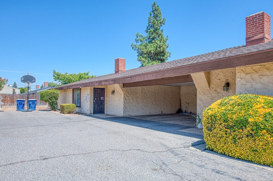 523 W Mesa Ave, Clovis, CA à vendre - Photo de l’immeuble – Image 2 sur 47