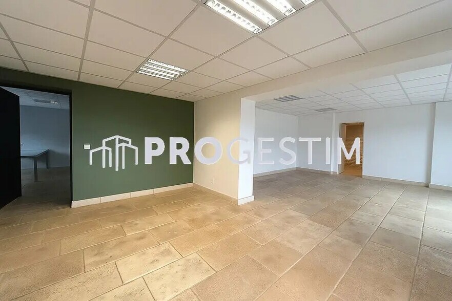 Local d’activités dans Gevrey-Chambertin à louer - Photo intérieure – Image 2 sur 9